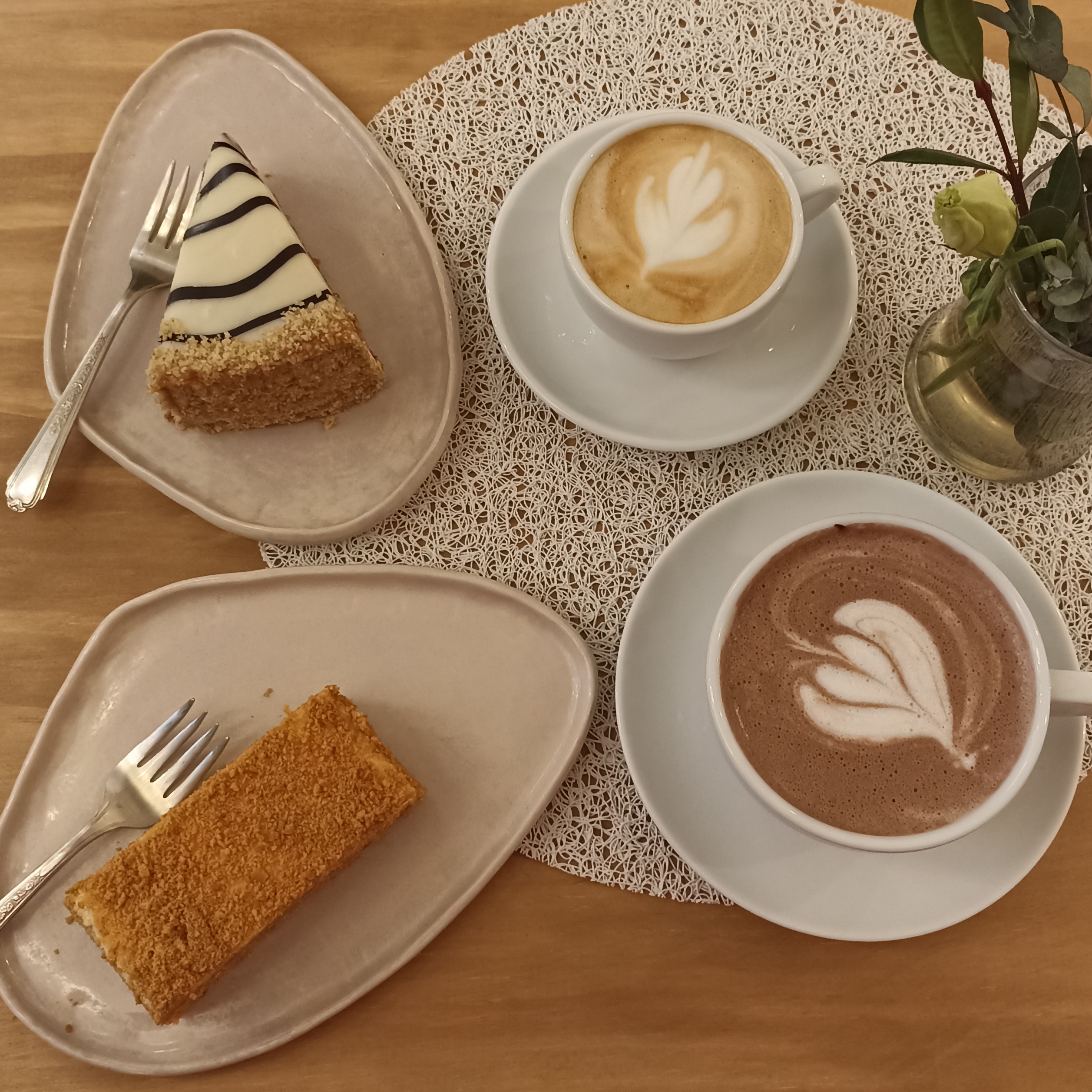 Imagen de la cafetería Spazio Moka donde se muestra una taza de café